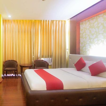 Oyo 159 San Remigio Pensionne Suites Себу Экстерьер фото